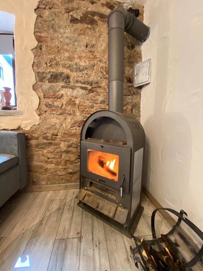 Apartment Eifelstein, Mit Whirlpool Und Ofen
