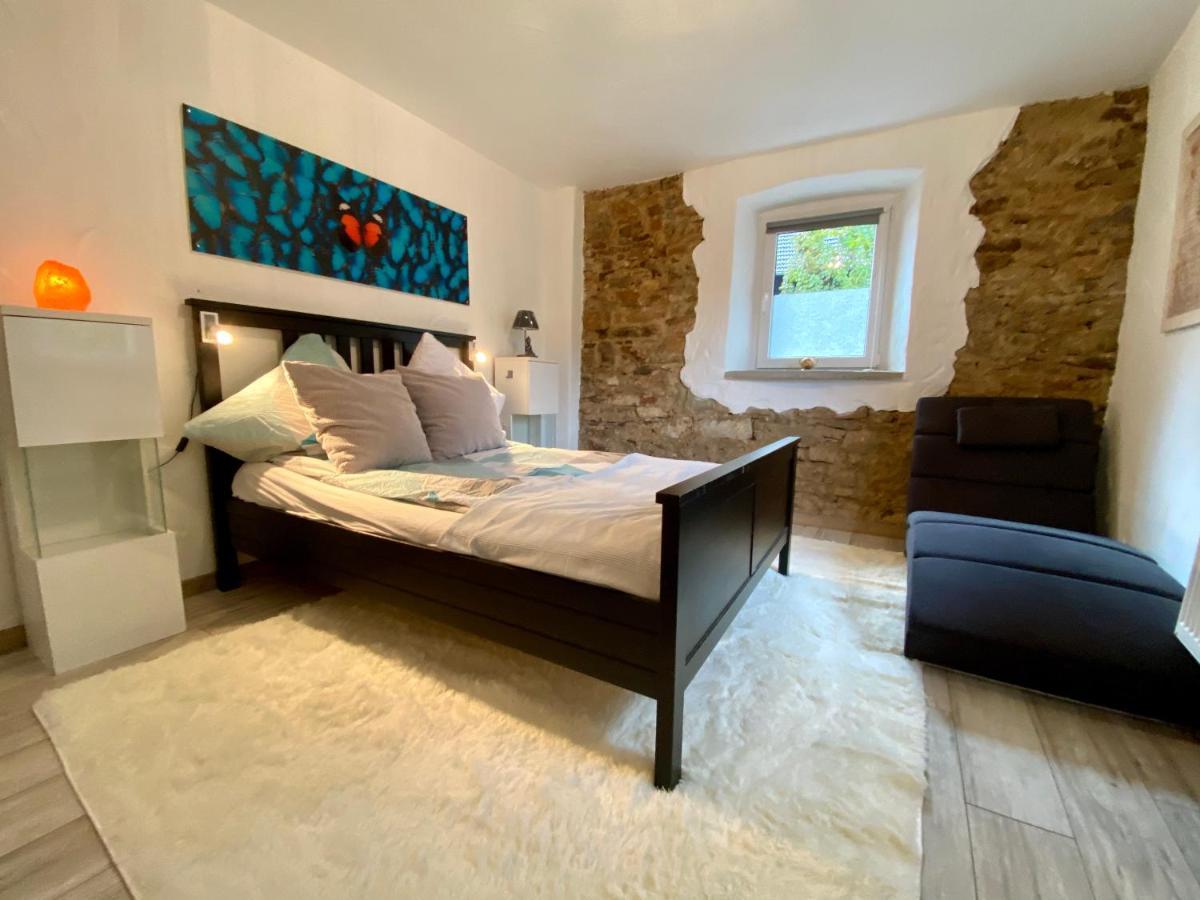 Eifelstein, Mit Whirlpool Und Ofen Apartment *